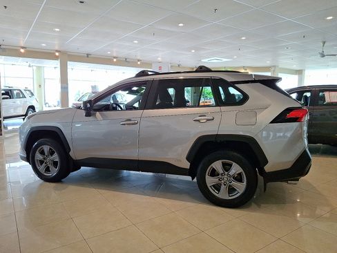 Certified 2022 Toyota RAV4 LE w/ Carpet Mat Package (TMS) image 4