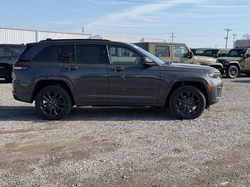 New 2026 Jeep Grand Cherokee Limited AWD/4WD image 2