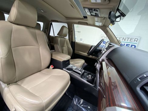 Used 2016 Toyota 4Runner Limited image 24