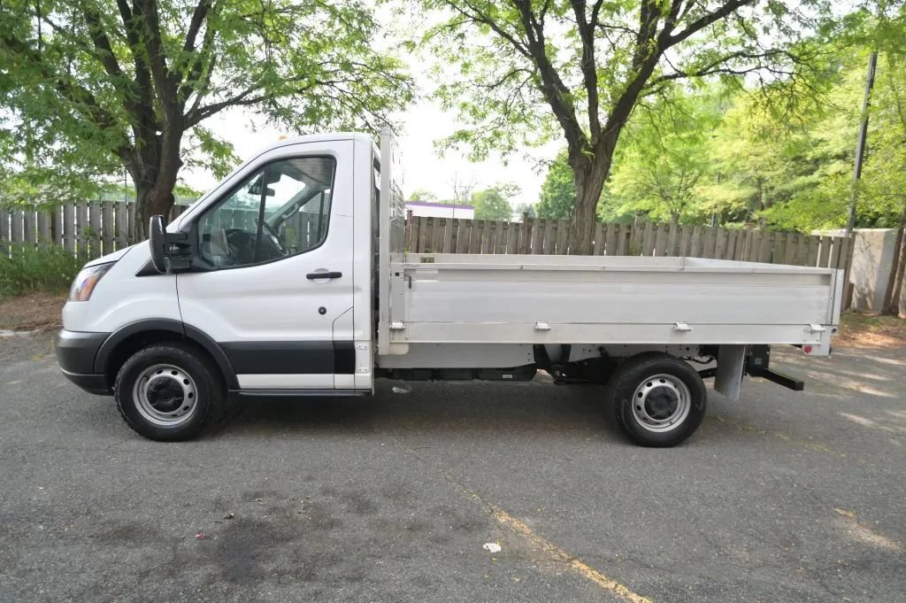 Used 2018 Ford Transit 250 138 RWD image 2