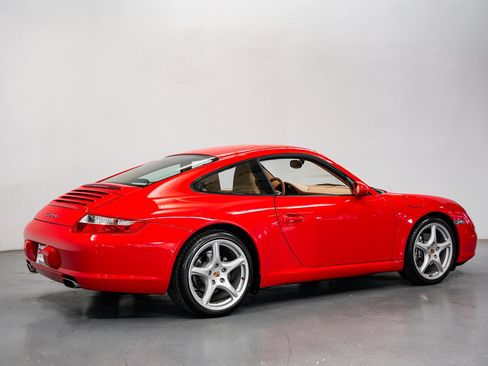 Used 2005 Porsche 911 Carrera RWD image 3