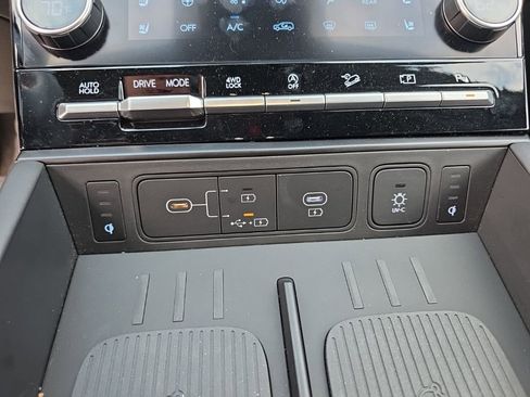 Used 2025 Hyundai Santa Fe Calligraphy AWD/4WD image 17
