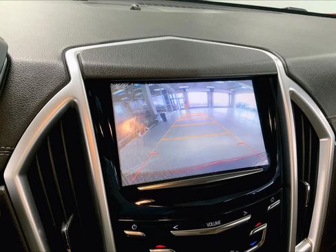 Used 2015 Cadillac SRX Luxury image 24