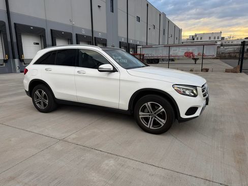 Used 2019 Mercedes-Benz GLC 300 4MATIC image 17
