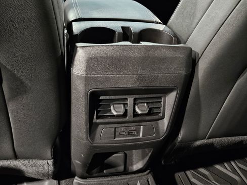 Used 2024 GMC Canyon Elevation w/ Elevation Premium Package image 37