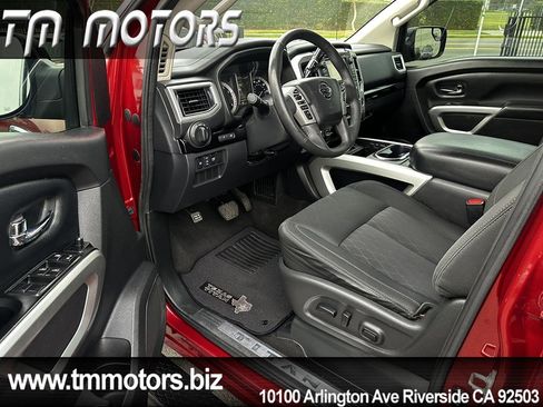 Used 2017 Nissan Titan SV AWD/4WD image 6