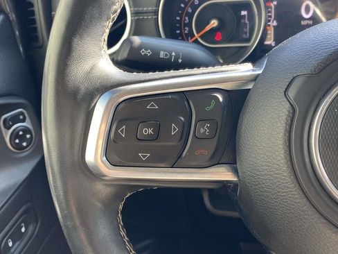 Used 2018 Jeep Wrangler Unlimited Sahara AWD/4WD image 21
