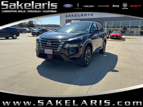 Used 2024 Nissan Rogue SV image 1