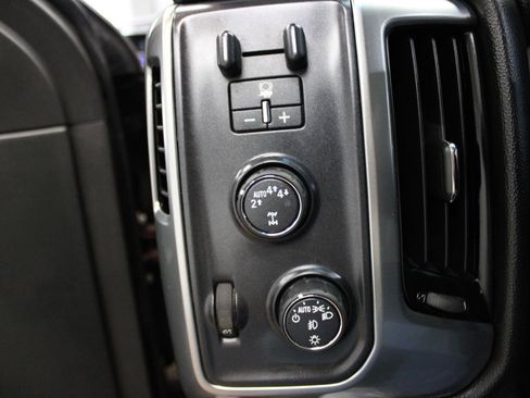 Used 2017 Chevrolet Silverado 1500 LT w/ All Star Edition image 19