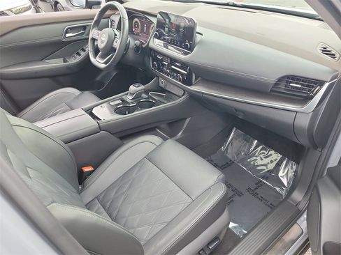 Certified 2023 Nissan Rogue Platinum w/ Platinum Premium Package image 18