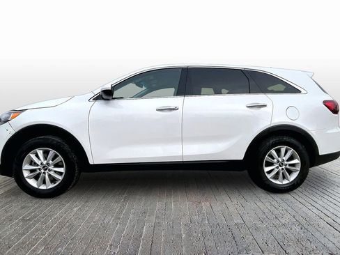 Used 2019 Kia Sorento LX image 5