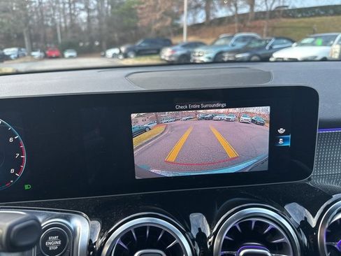 Certified 2021 Mercedes-Benz GLB 250 4MATIC image 20