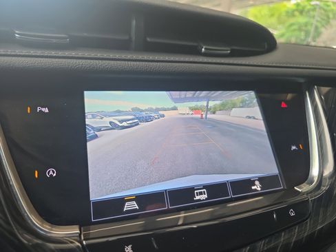Used 2023 Cadillac XT6 Premium Luxury FWD image 13