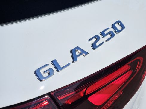 Certified 2025 Mercedes-Benz GLA 250 250 image 8