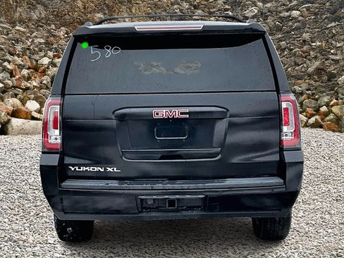 Used 2019 GMC Yukon XL SLT image 4