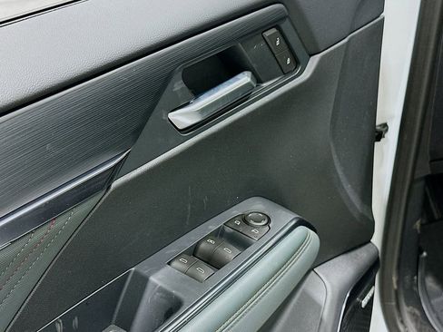 New 2026 GMC Acadia AT4 w/ Luxury Package AWD/4WD image 18