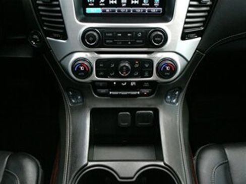 Used 2020 GMC Yukon SLT image 28