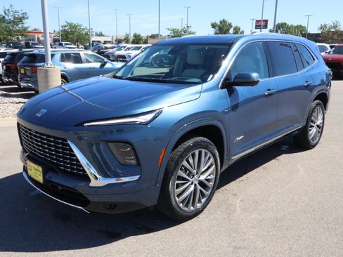 Used 2022 Buick Enclave Avenir w/ Avenir Technology Package AWD/4WD image 3