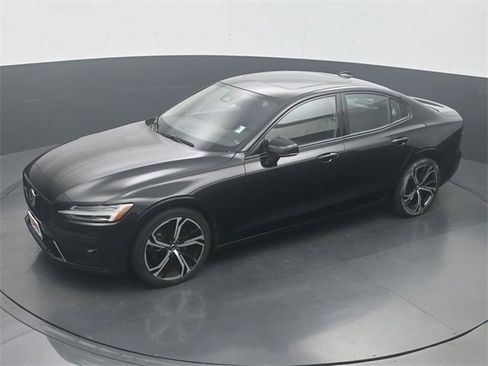 Used 2024 Volvo S60 B5 Plus image 22