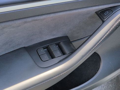 Used 2023 Tesla Model Y AWD image 15