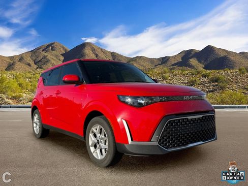 Used 2025 Kia Soul LX w/ LX Technology Package FWD image 5