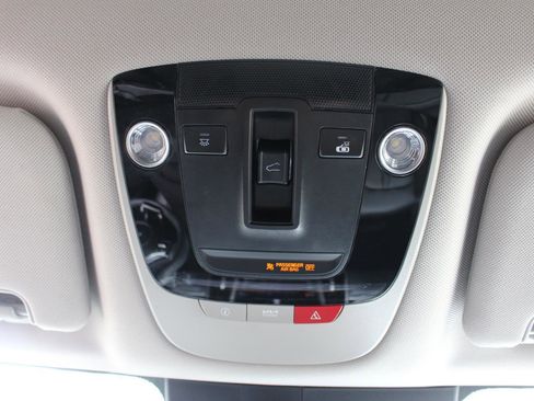 Used 2023 Kia Sorento S w/ Panoramic Sunroof Package image 23