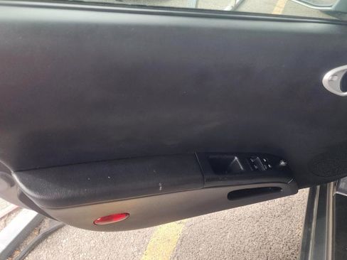 Used 2004 Nissan 350Z Touring image 11