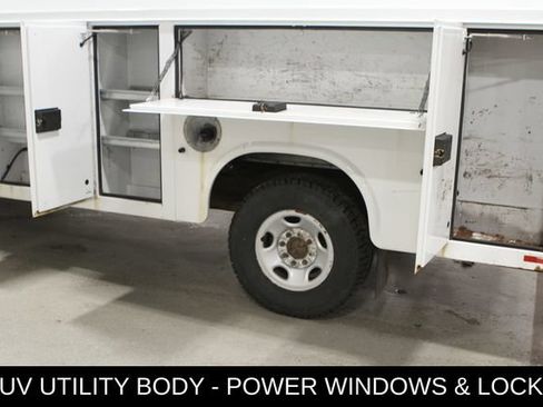 Used 2014 Chevrolet Express 3500 RWD image 25