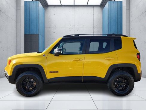 Used 2016 Jeep Renegade Trailhawk w/ Premium Trailhawk Package image 25
