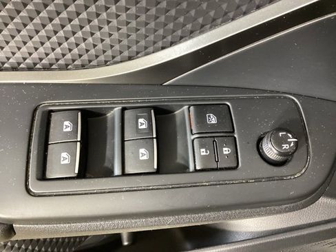 Used 2018 Toyota C-HR XLE image 15