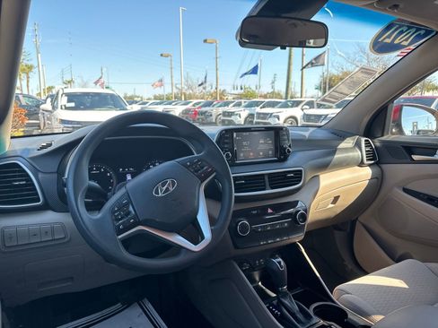 Used 2021 Hyundai Tucson SE image 12