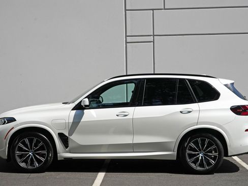 Used 2024 BMW X5 xDrive50e w/ M Sport Package AWD/4WD image 53
