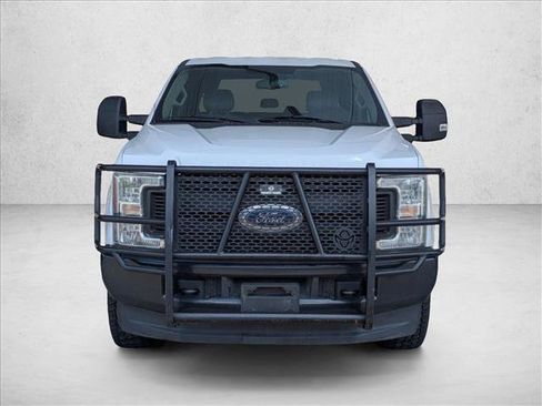 Used 2019 Ford F250 XL AWD/4WD image 2