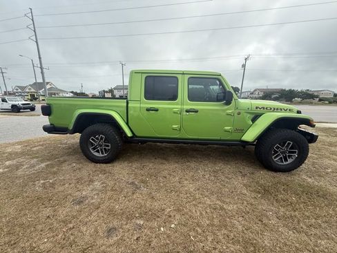 New 2025 Jeep Gladiator Mojave image 8