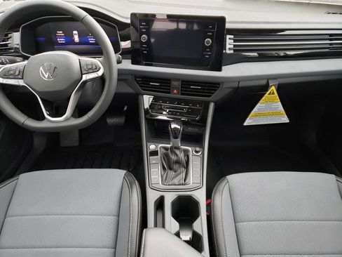 New 2026 Volkswagen Jetta SE FWD image 9