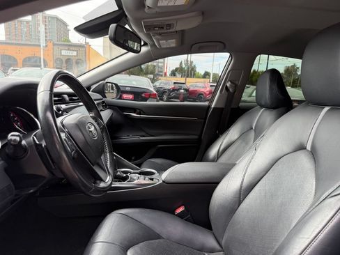 Used 2019 Toyota Camry XSE FWD image 12