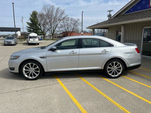 Used 2018 Ford Taurus Limited AWD/4WD image 4