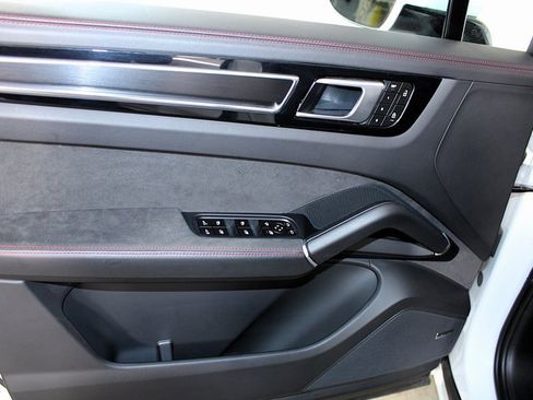 Used 2023 Porsche Cayenne GTS image 19