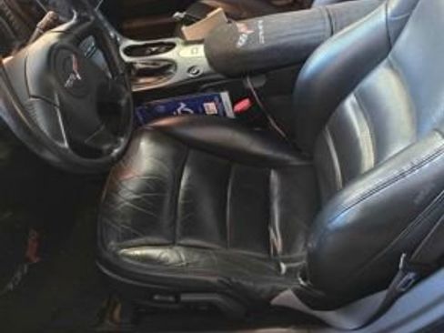 Used 2005 Chevrolet Corvette Convertible w/ Preferred Equipment Group image 2