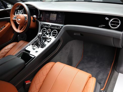 Certified 2023 Bentley Continental GT V8 AWD/4WD image 2