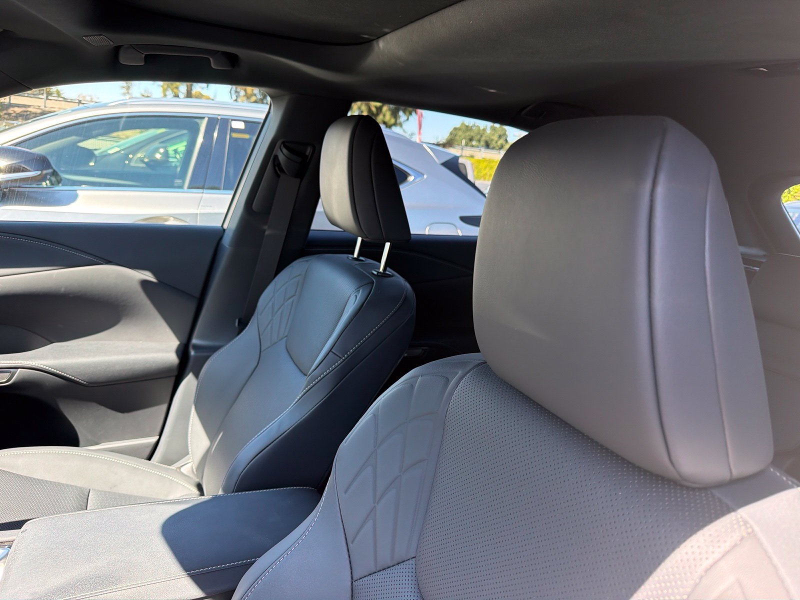 Used 2025 Lexus RX 350 Premium w/ Accessory Package (K3) FWD image 6