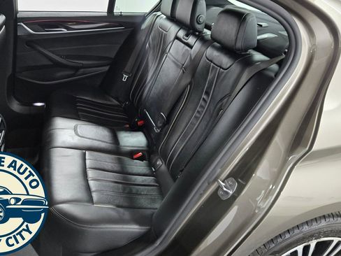 Used 2018 BMW 530i xDrive w/ Premium Package image 31