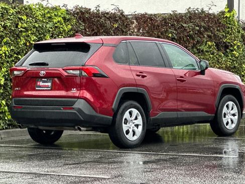 Used 2025 Toyota RAV4 LE image 4