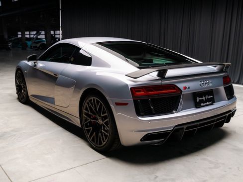 Used 2018 Audi R8 V10 w/ Premium Package image 43