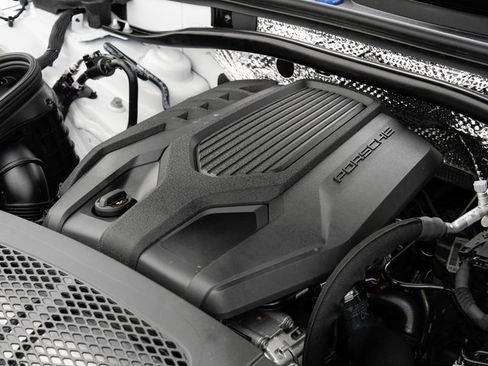 New 2025 Porsche Macan image 29