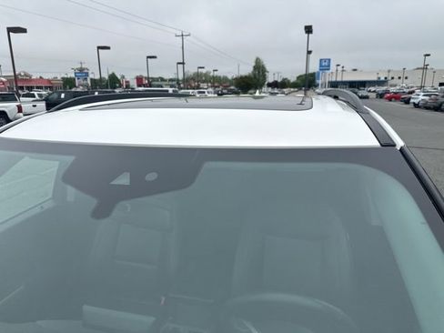 Used 2023 Ford Explorer XLT w/ Equipment Group 202A AWD/4WD image 9