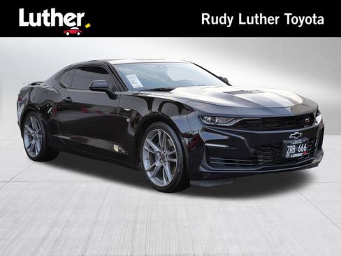 Used 2019 Chevrolet Camaro SS image 1