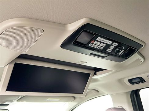 Used 2016 Honda Odyssey Touring Elite image 25