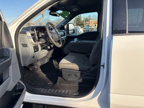 Used 2023 Ford F350 XLT image 24