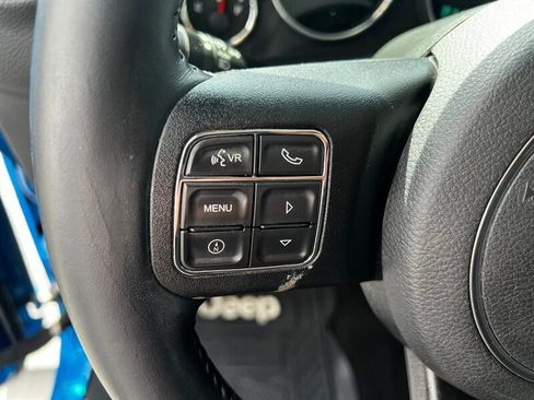 Used 2015 Jeep Wrangler Sahara w/ Connectivity Group AWD/4WD image 23